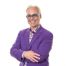 独立候选人纳夫罗茨基赢得波兰总统选举